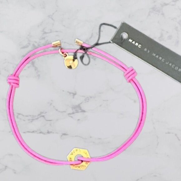 NWT Marc Jacobs Bracelet pink n gold adjustable Bracelet with charm - Picture 1 of 6